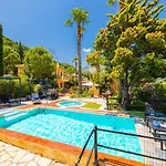 Villa Atlantis